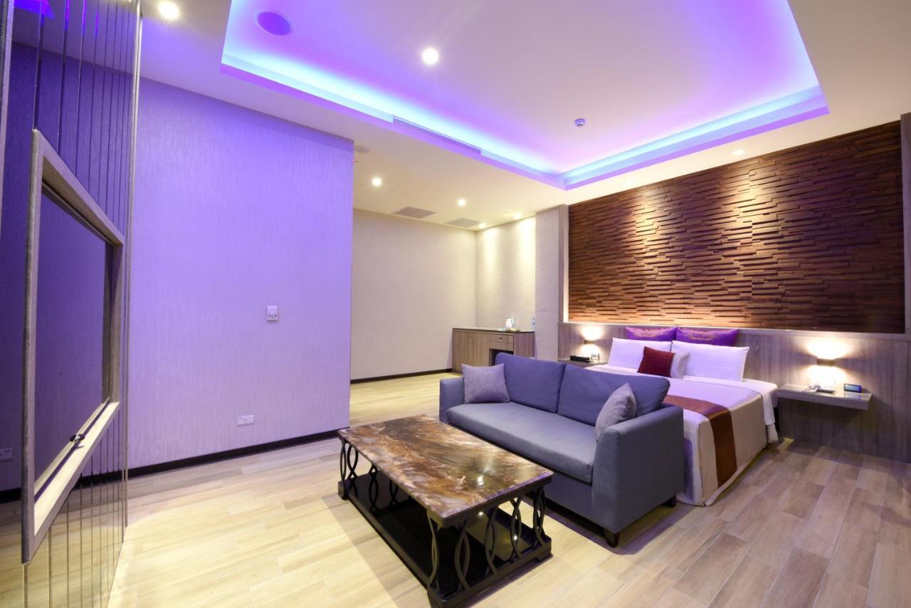 Purple Rainbow Motel Taipei Bagian luar foto