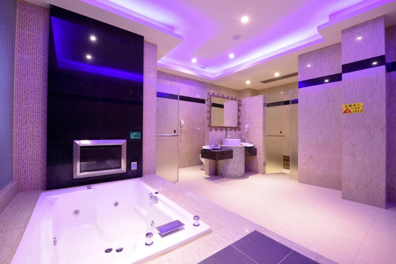 Purple Rainbow Motel Taipei Bagian luar foto