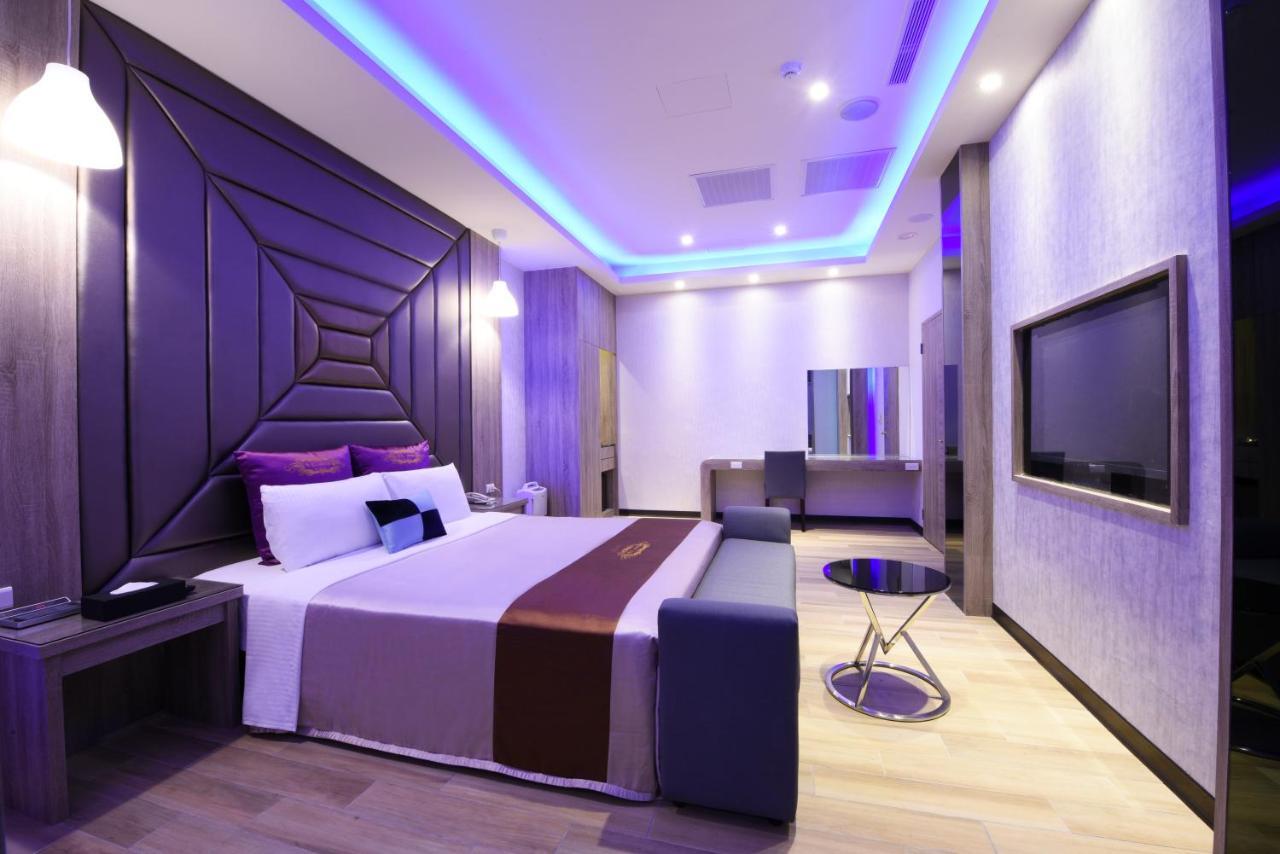 Purple Rainbow Motel Taipei Bagian luar foto