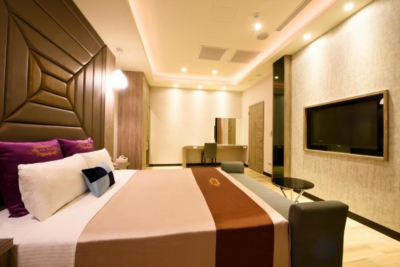 Purple Rainbow Motel Taipei Bagian luar foto
