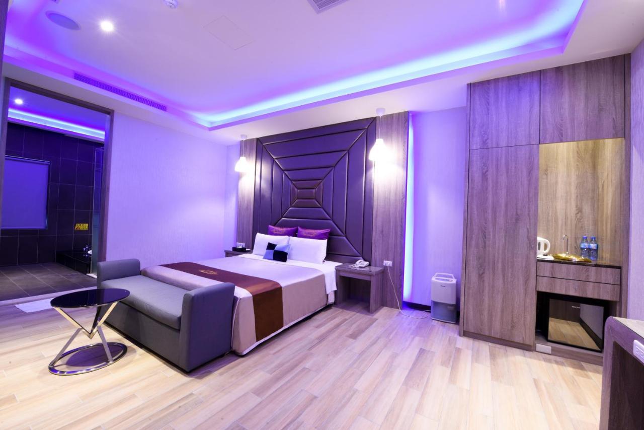 Purple Rainbow Motel Taipei Bagian luar foto