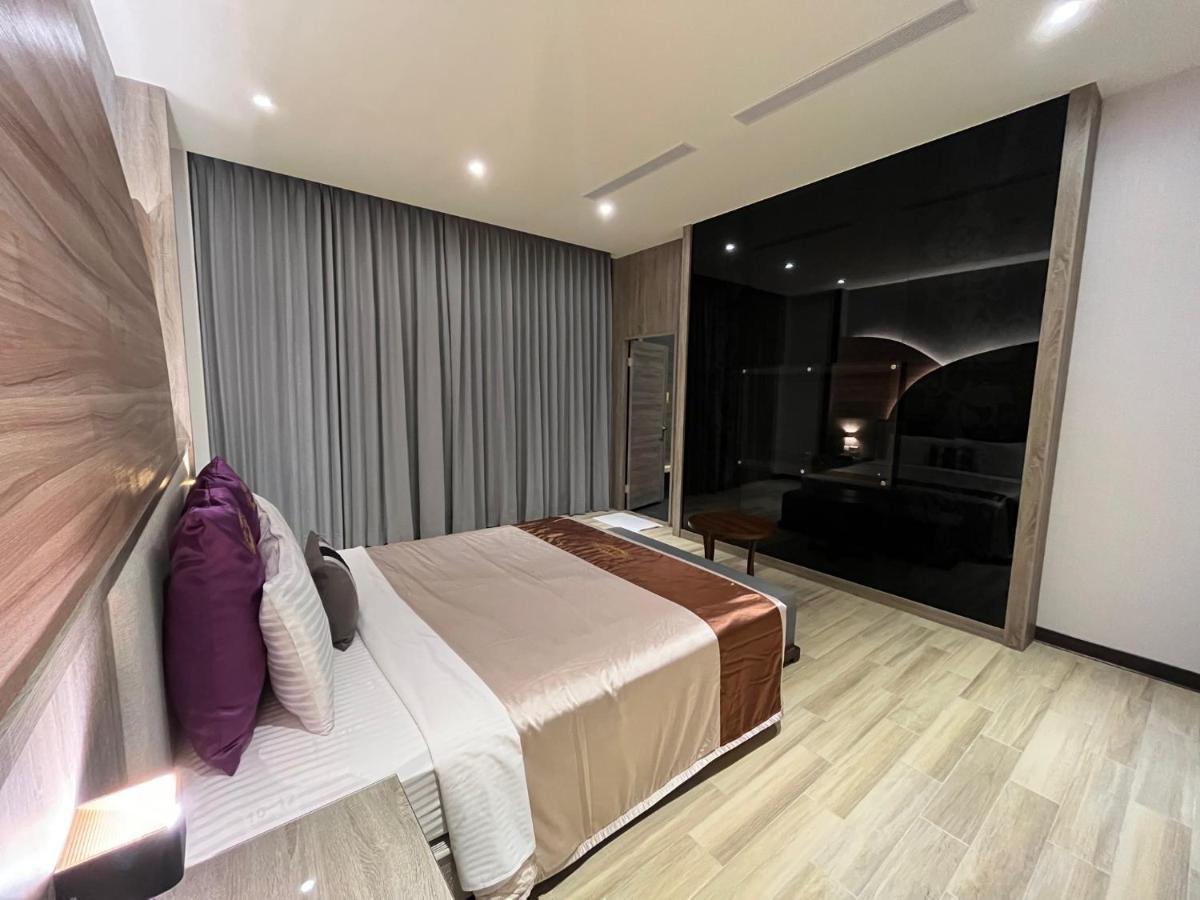 Purple Rainbow Motel Taipei Bagian luar foto