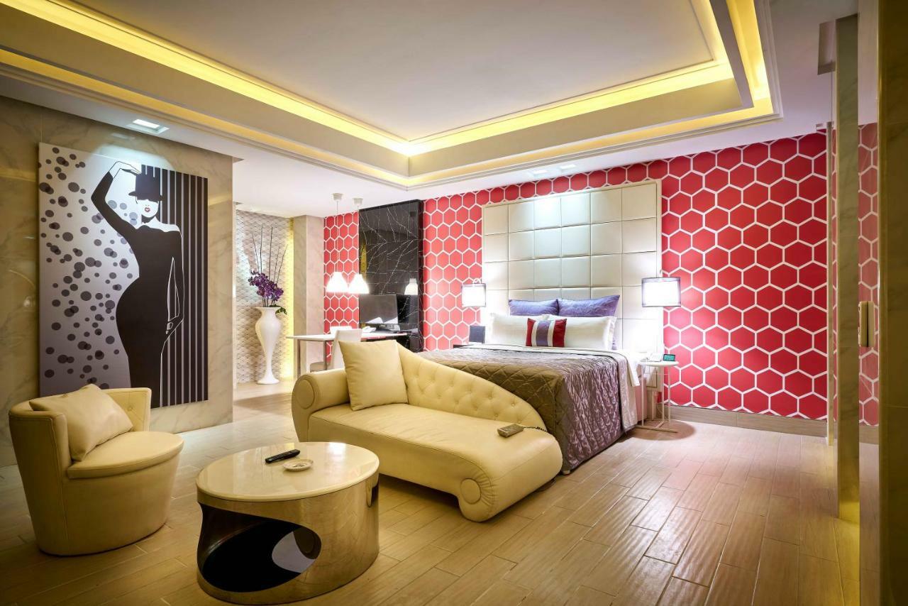 Purple Rainbow Motel Taipei Bagian luar foto