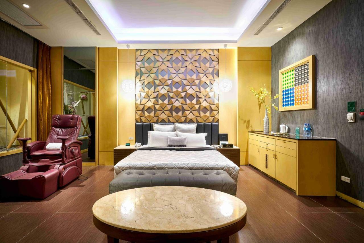 Purple Rainbow Motel Taipei Bagian luar foto